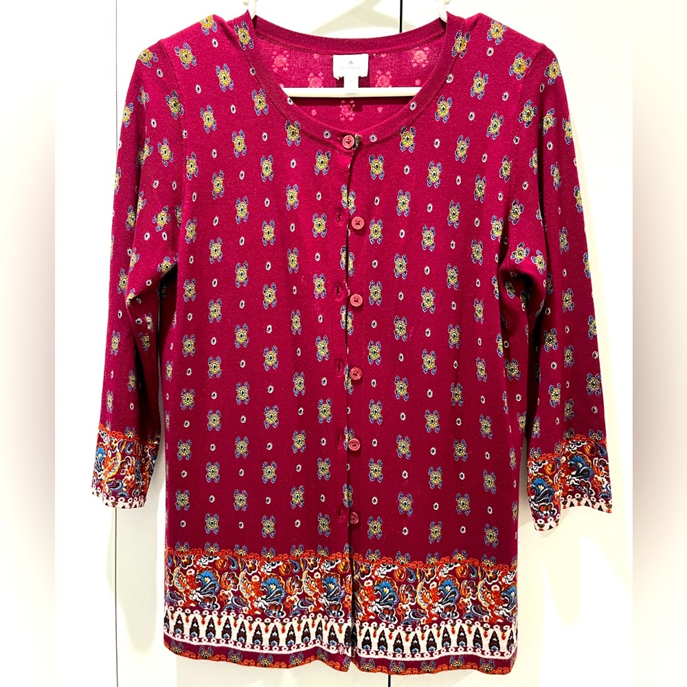 Dress Barn Brand NWOT Beautiful Sweater Top with buttons